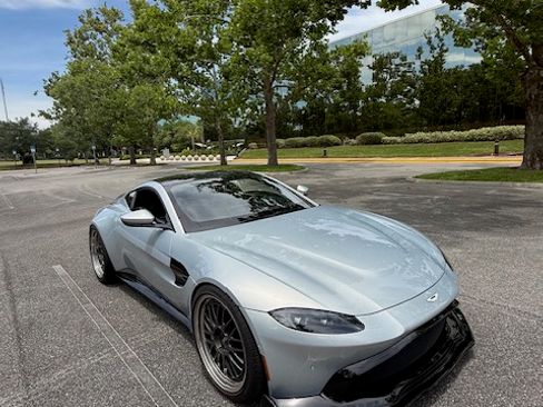 Used 2019 Aston Martin V8 Vantage Coupe RWD image 6