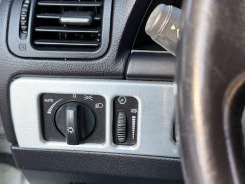 Used 2003 Ford Thunderbird image 10