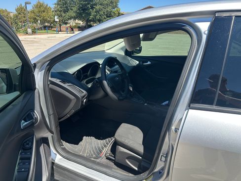 Used 2018 Ford Focus SE image 11