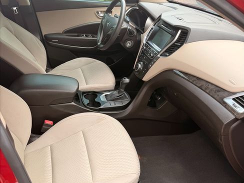 Used 2018 Hyundai Santa Fe SE AWD/4WD image 14