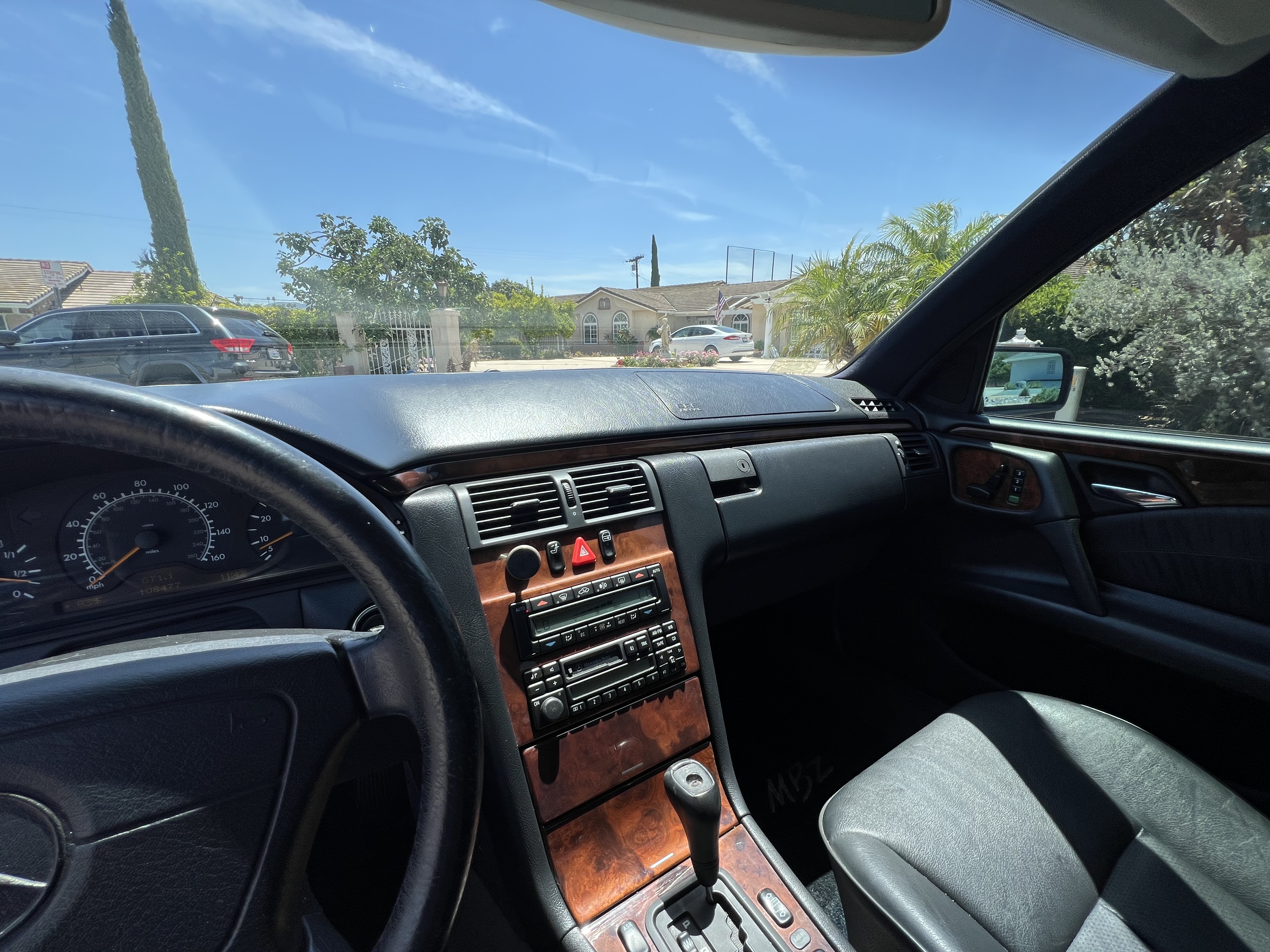 Used 1998 Mercedes-Benz E 320 Sedan image 9