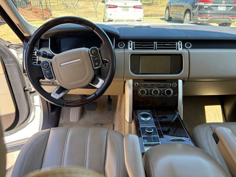Used 2014 Land Rover Range Rover HSE image 5
