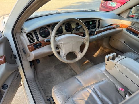 Used 2001 Buick Le Sabre Custom w/ Prestige Pkg image 12