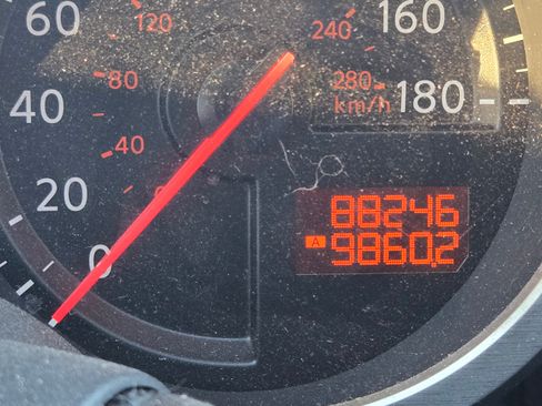 Used 2010 Nissan 370Z Touring w/ Sport Pkg image 8