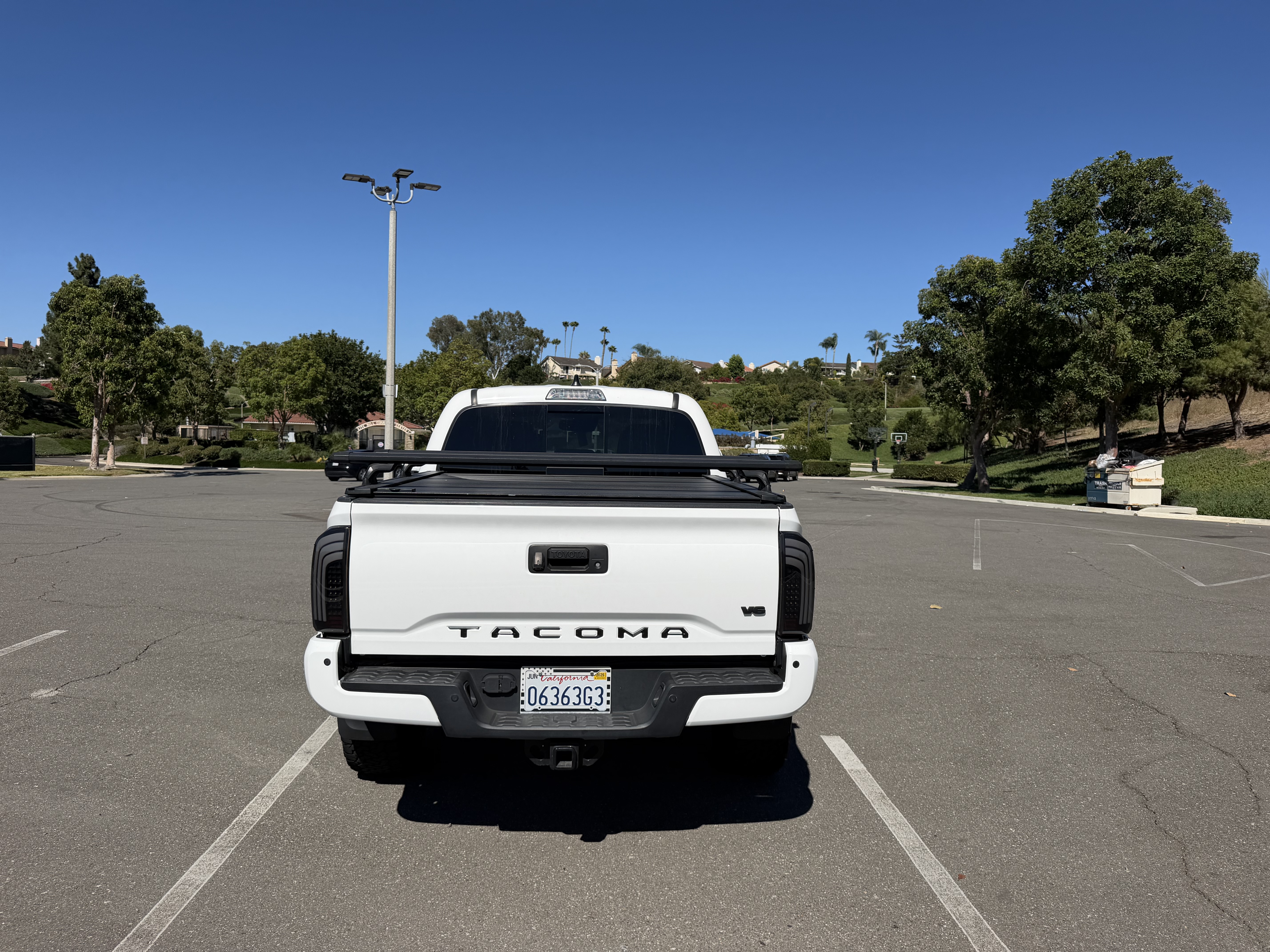 Used 2021 Toyota Tacoma TRD Off-Road w/ Technology Package AWD/4WD image 8