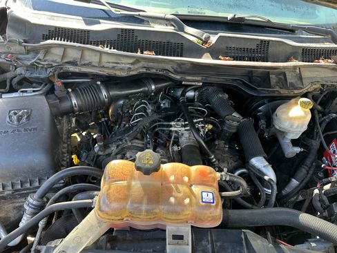 Used 2015 RAM 1500 Laramie w/ Convenience Group image 14