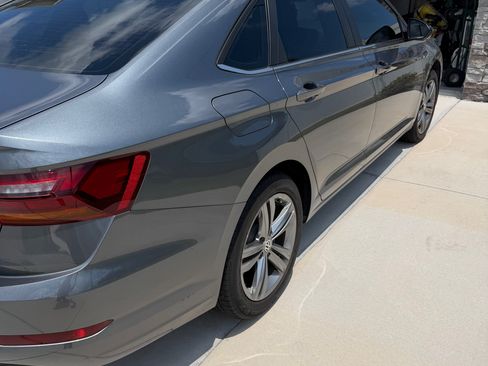 Used 2019 Volkswagen Jetta R-Line w/ R-Line Cold Weather Package FWD image 8