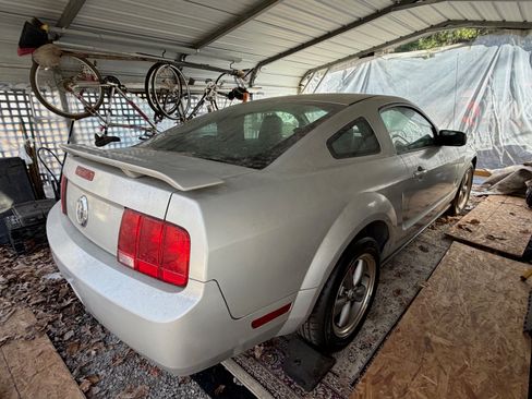 Used 2006 Ford Mustang Coupe image 6