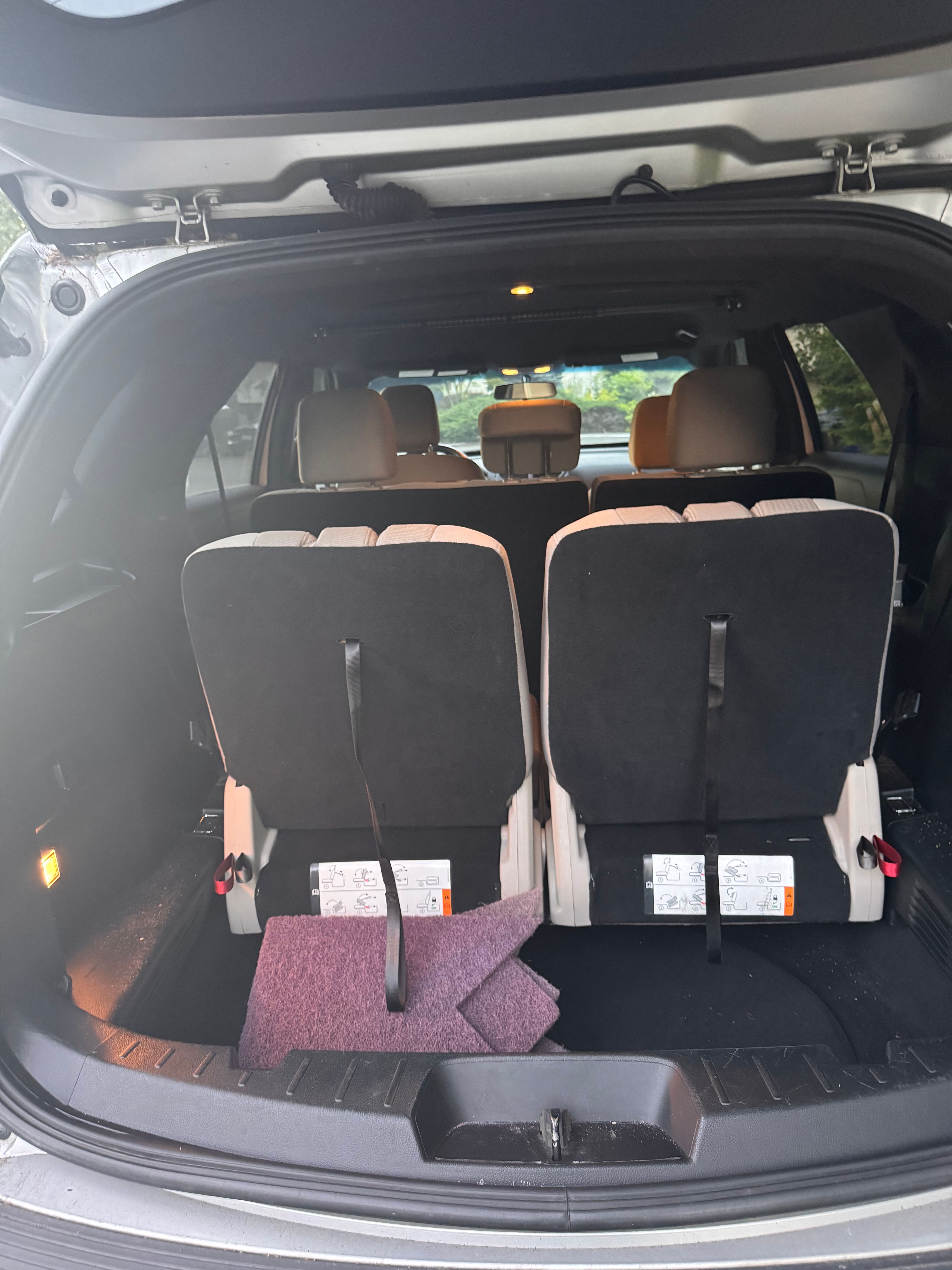 Used 2018 Ford Explorer XLT FWD image 6