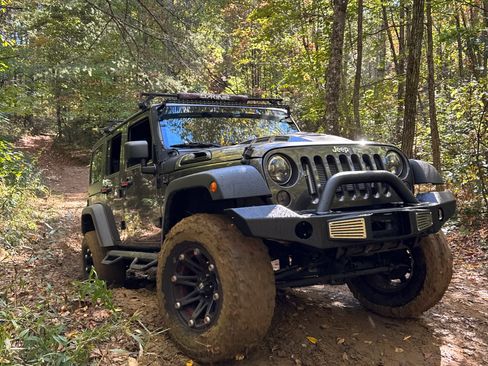 Used 2014 Jeep Wrangler Unlimited Sport w/ Quick Order Package 24S AWD/4WD image 18
