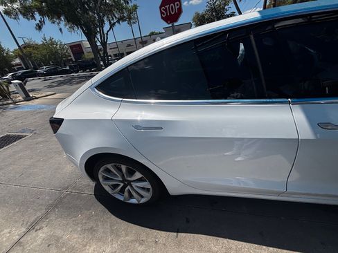 Used 2019 Tesla Model 3 Standard Range Plus image 2