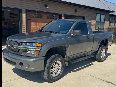 Used 2010 Chevrolet Colorado LT image 2