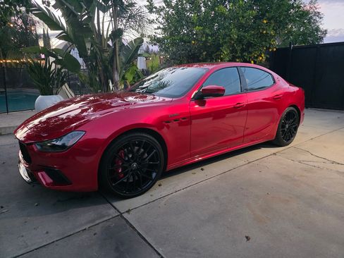 Used 2021 Maserati Ghibli Trofeo image 2