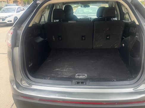 Used 2018 Ford Edge SE image 6