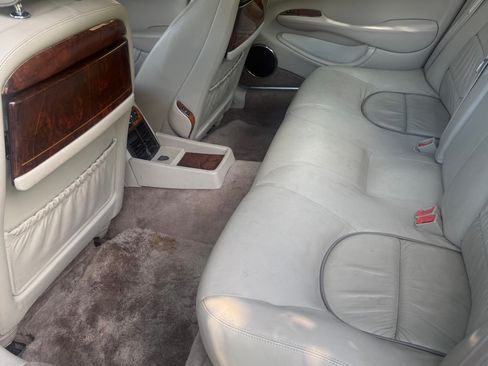 Used 1998 Jaguar XJ8 L RWD image 8