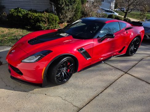 Used 2015 Chevrolet Corvette Z06 w/ 3LZ Preferred Equipment Group image 8