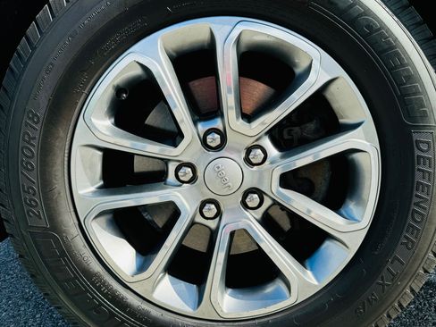 Used 2014 Jeep Grand Cherokee Limited image 8