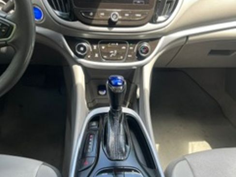 Used 2017 Chevrolet Volt LT w/ Comfort Package FWD image 21