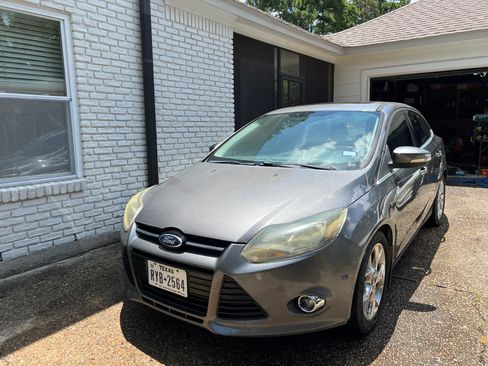 Used 2013 Ford Focus Titanium w/ Exterior Protection Pkg FWD image 1