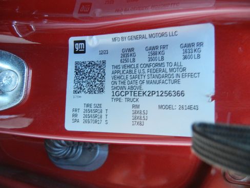 Used 2023 Chevrolet Colorado Trail Boss w/ Technology Package AWD/4WD image 16