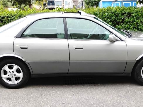 Used 1999 Lexus ES 330 image 2