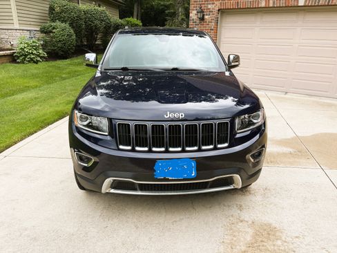 Used 2016 Jeep Grand Cherokee Limited AWD/4WD image 2