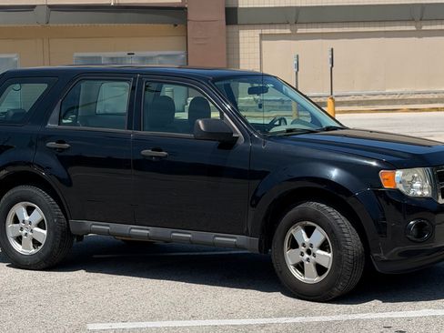 Used 2012 Ford Escape XLS FWD image 2
