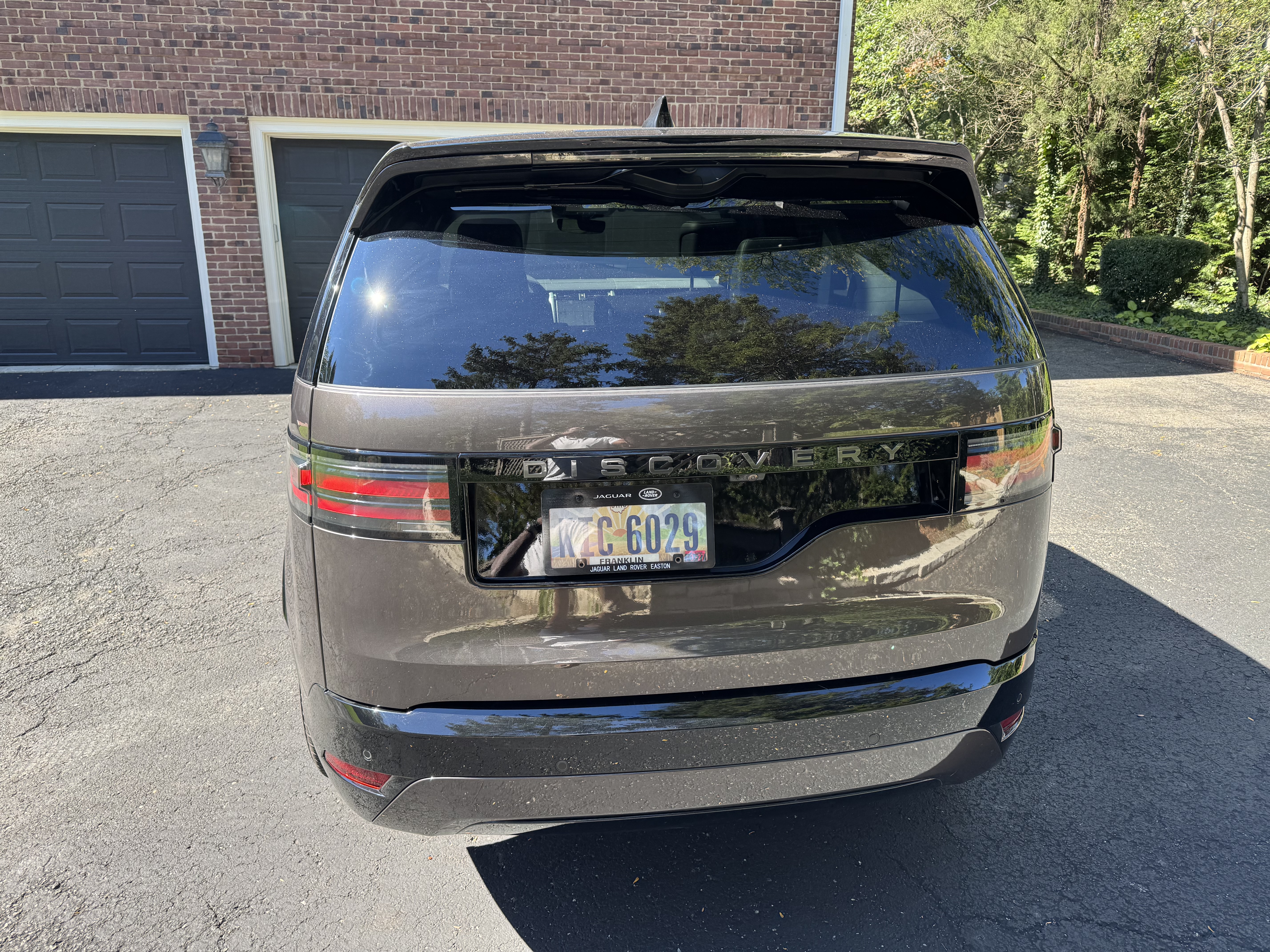 Used 2024 Land Rover Discovery Dynamic SE AWD/4WD image 10