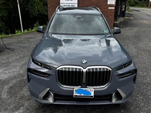 Used 2025 BMW X7 xDrive40i AWD/4WD image 2