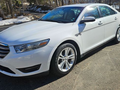 Used 2013 Ford Taurus SEL image 5