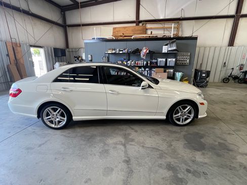 Used 2011 Mercedes-Benz E 550 Sedan image 6