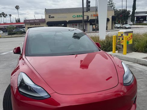 Used 2021 Tesla Model 3 Performance AWD/4WD image 2