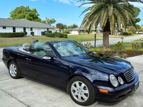 Used 2003 Mercedes-Benz CLK 320 Cabriolet image 1