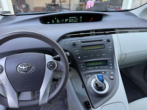 Used 2010 Toyota Prius Three FWD image 15
