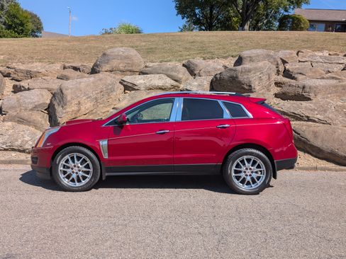 Used 2016 Cadillac SRX Luxury w/ Driver Awareness Package image 16