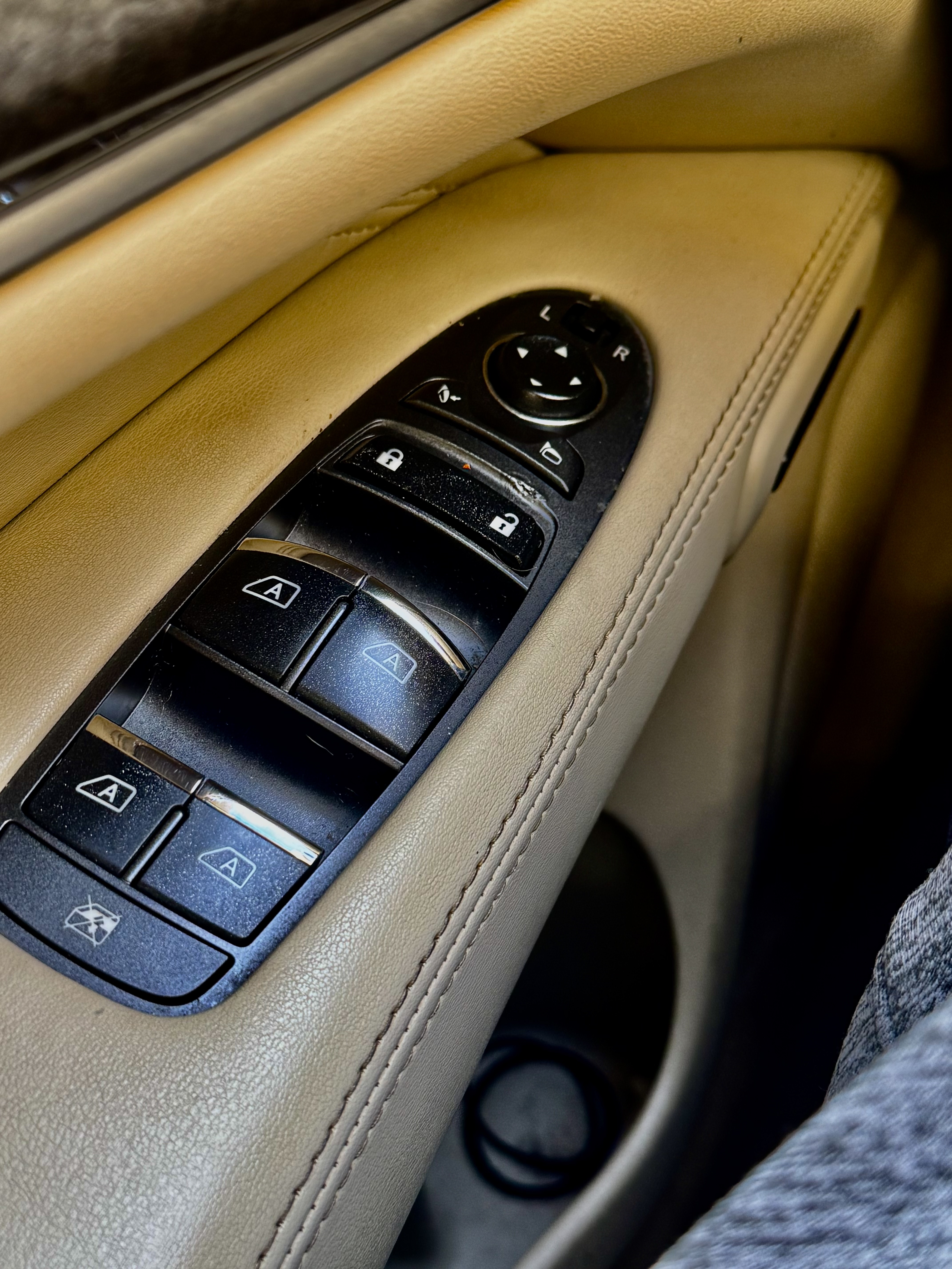 Used 2013 INFINITI JX35 AWD w/ Premium Pkg image 21