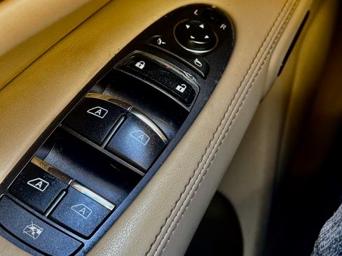 Used 2013 INFINITI JX35 AWD w/ Premium Pkg image 21