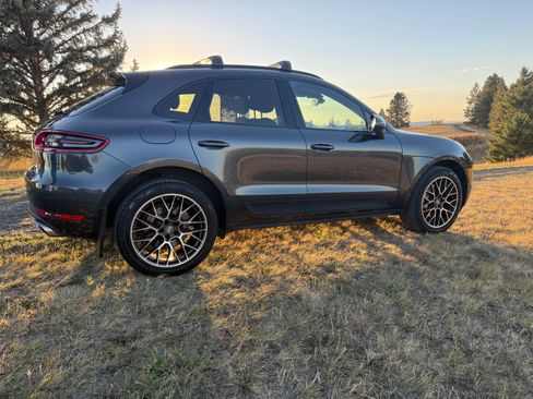 Used 2017 Porsche Macan S image 4