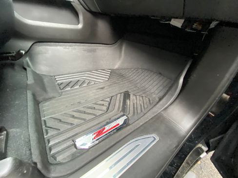 Used 2020 Chevrolet Silverado 1500 RST image 19