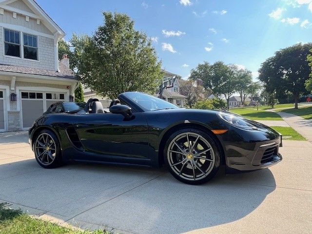 Used 2018 Porsche 718 Boxster RWD image 2