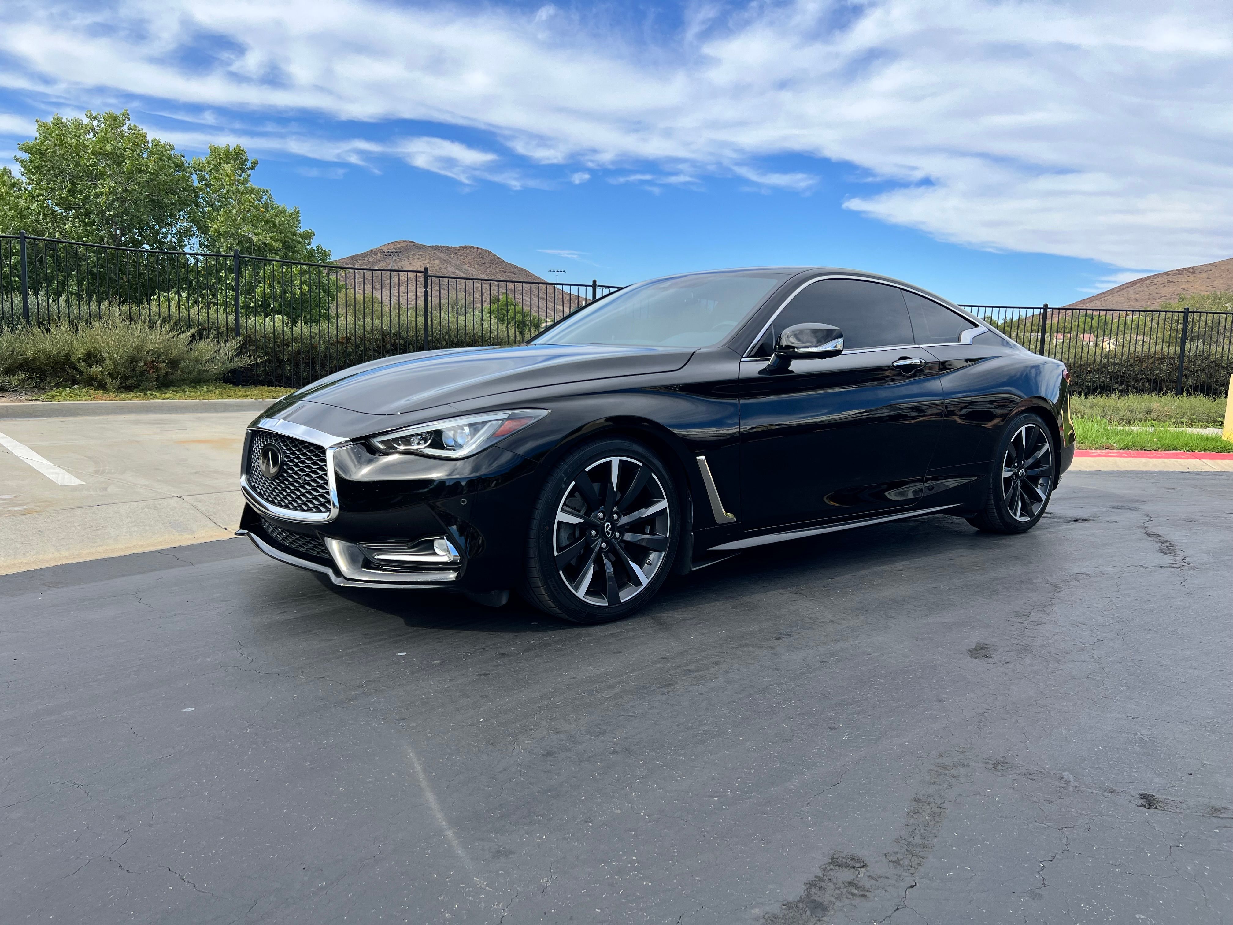 Used 2021 INFINITI Q60 3.0t Luxe RWD image 2