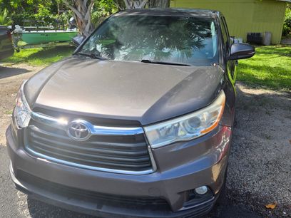 Used 2015 Toyota Highlander LE