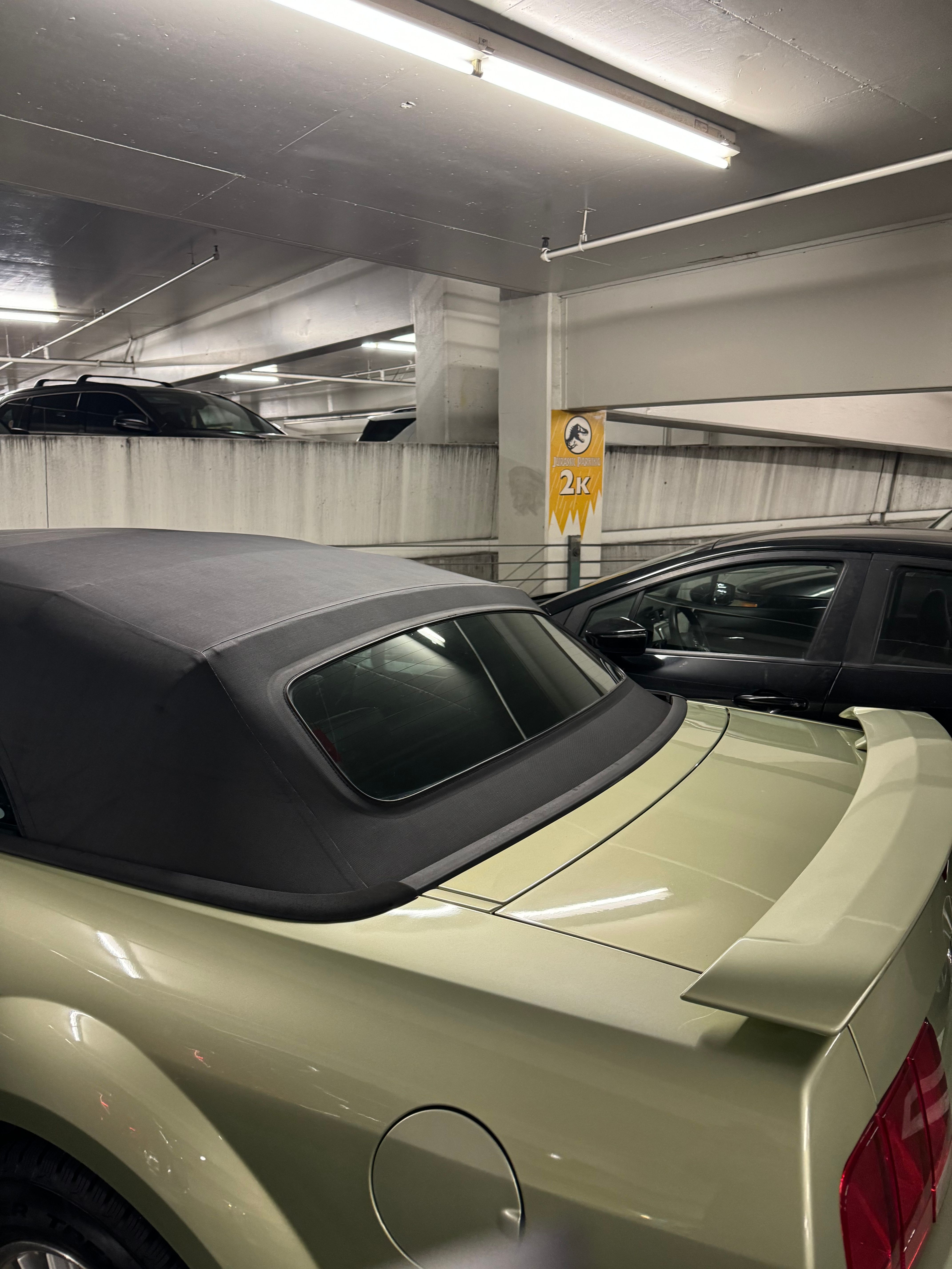 Used 2006 Ford Mustang Convertible RWD image 7