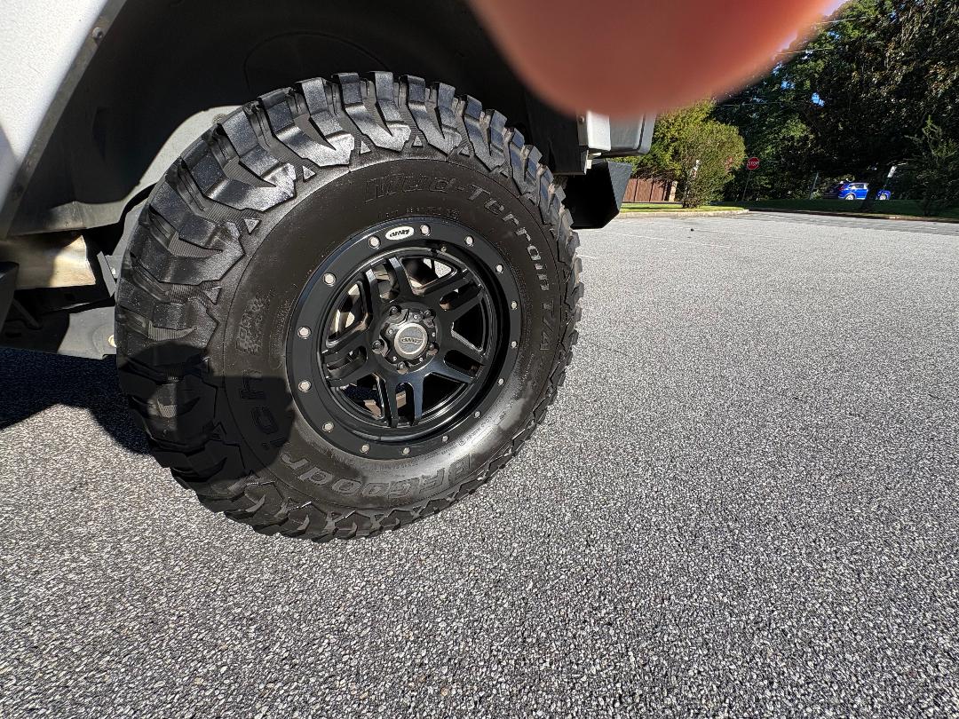 Used 2012 Jeep Wrangler Unlimited Sahara AWD/4WD image 11
