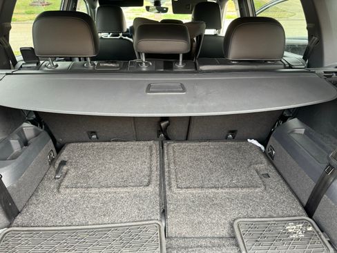 Used 2022 Volkswagen Tiguan SE R-Line image 20