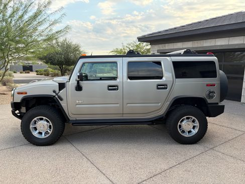 Used 2004 HUMMER H2 w/ Preferred Equipment Group AWD/4WD image 5