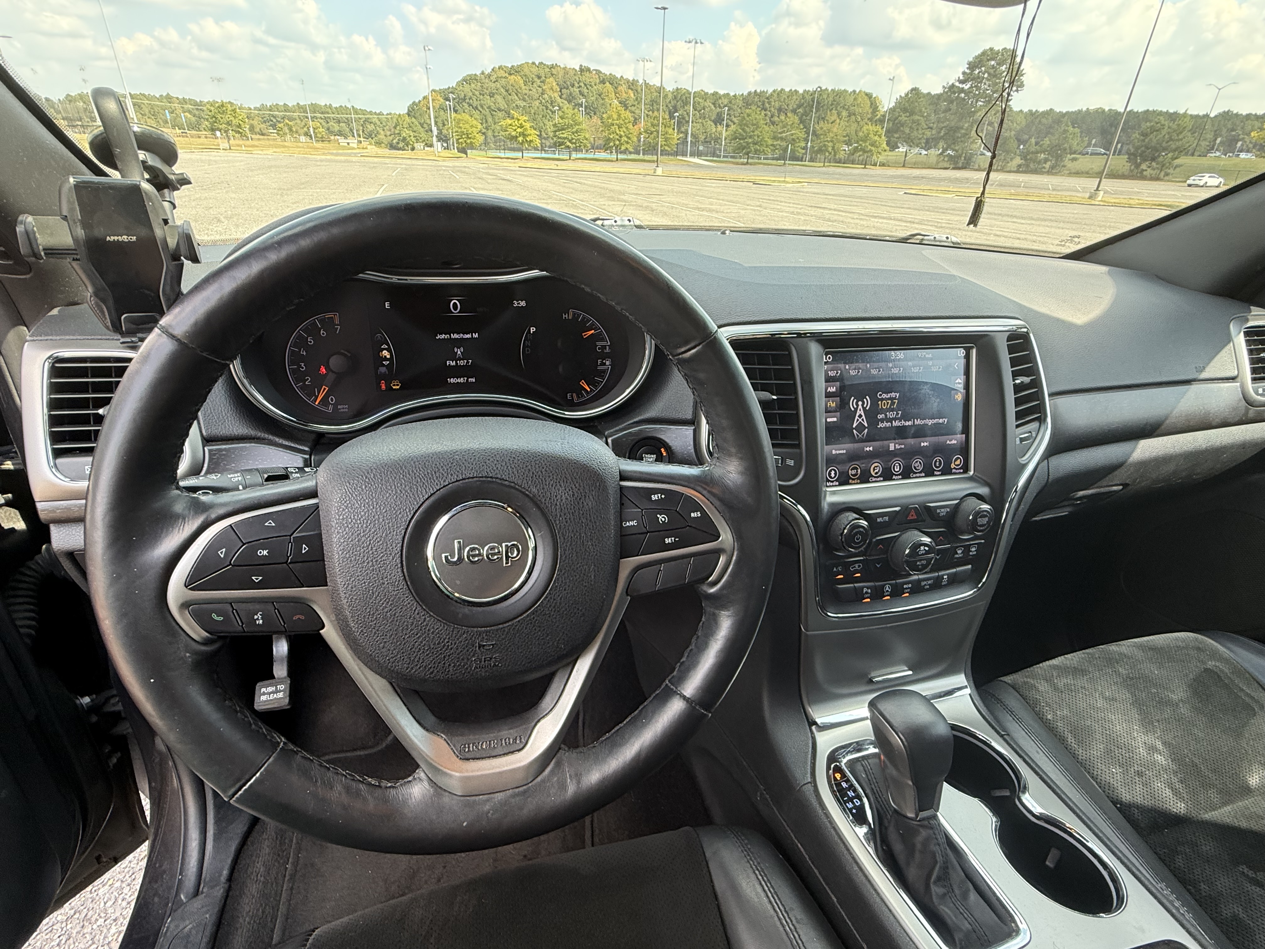 Used 2018 Jeep Grand Cherokee Altitude AWD/4WD image 12