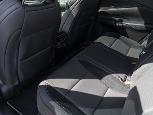 Used 2025 Lexus RX 500h F Sport w/ Convenience Package image 11