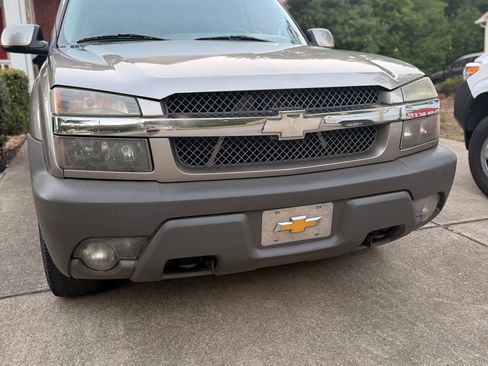 Used 2002 Chevrolet Avalanche 2WD image 11