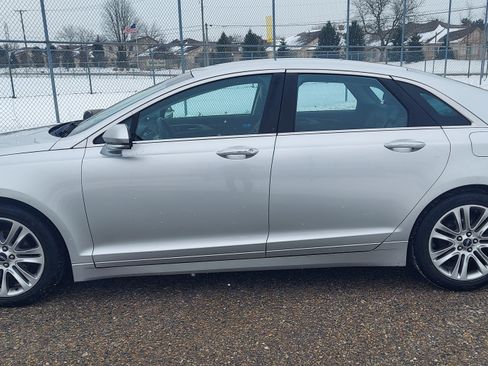 Used 2014 Lincoln MKZ Hybrid w/ Equipment Group 201A Select image 4